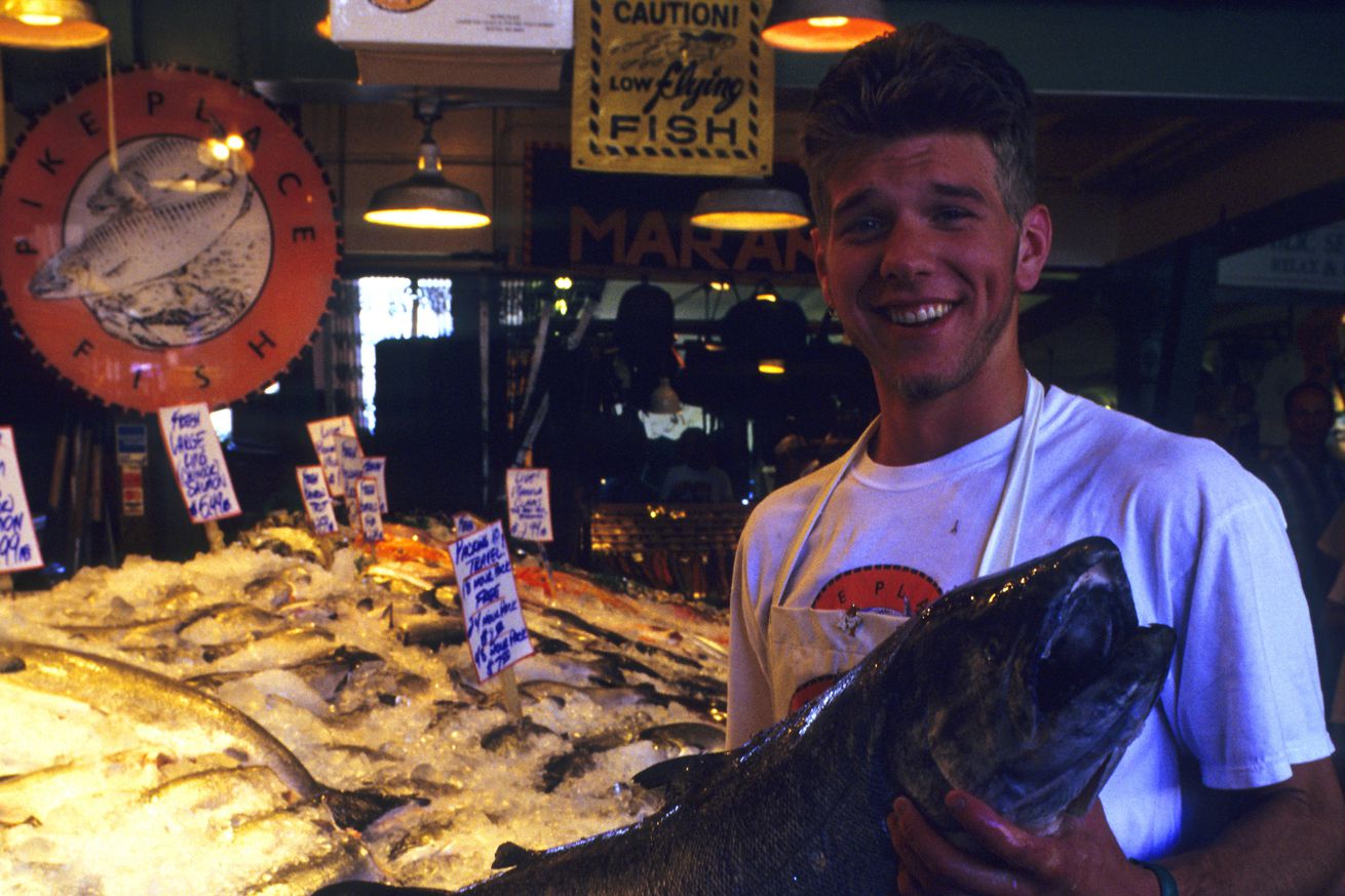 USA, Washington, Seattle, Pike Place Market, Pike Place Fish...