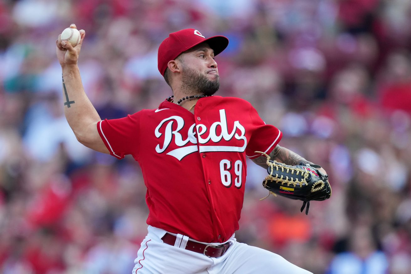 Atlanta Braves v Cincinnati Reds