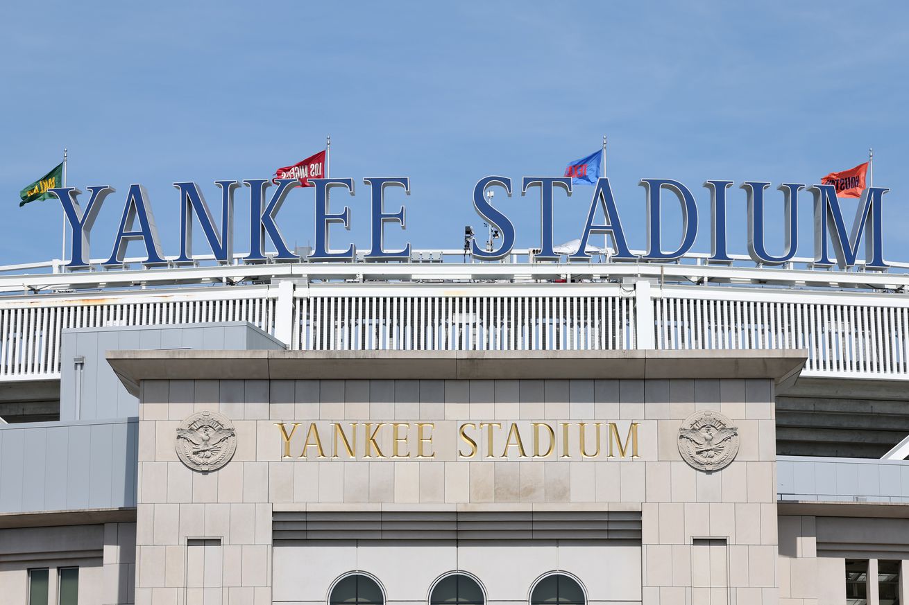 Cincinnati Reds v New York Yankees