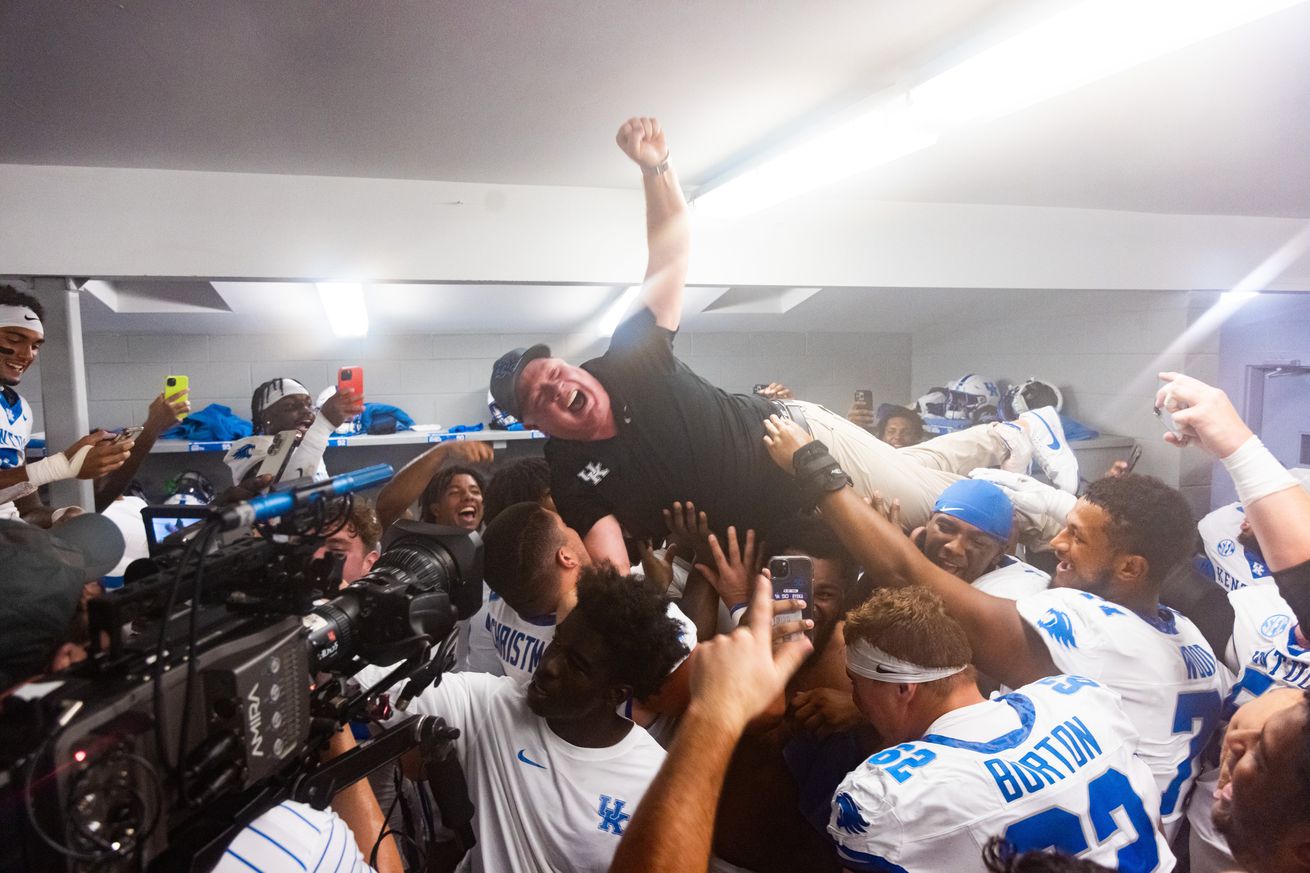 Mark Stoops Crowd-Surf Ole Miss