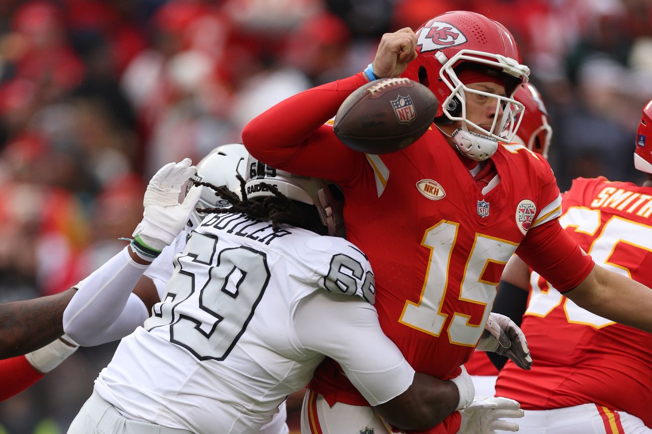 Las Vegas Raiders v Kansas City Chiefs