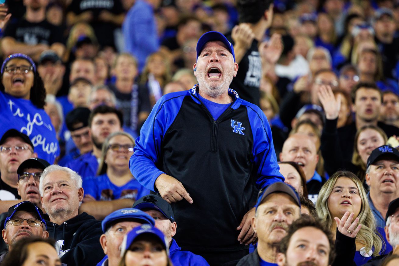 NCAA Football: Vanderbilt at Kentucky