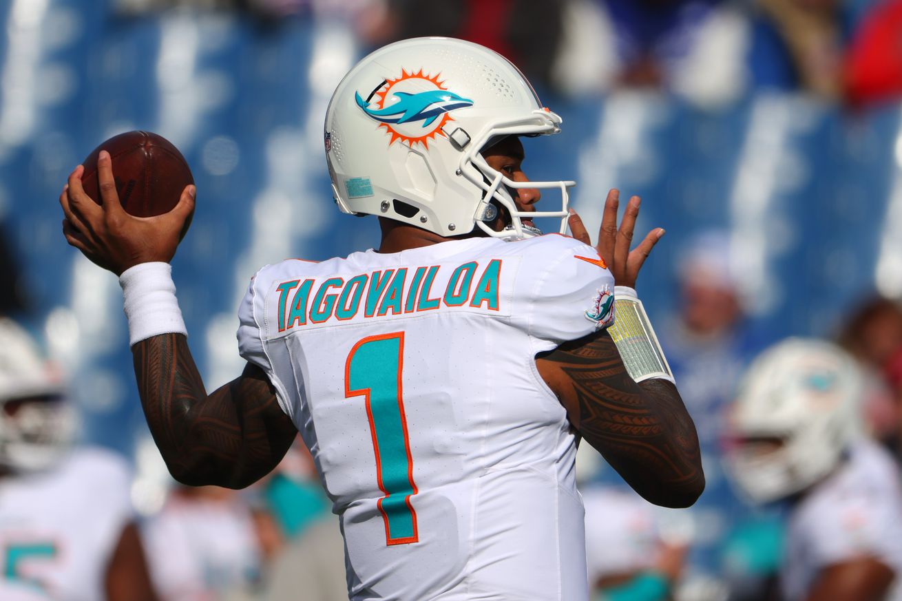 Miami Dolphins v Buffalo Bills