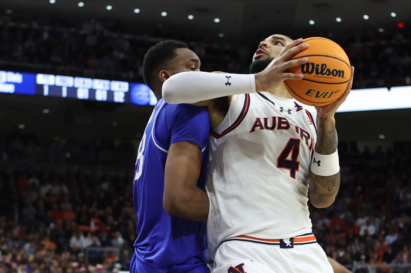 NCAA Basketball: Kentucky at Auburn