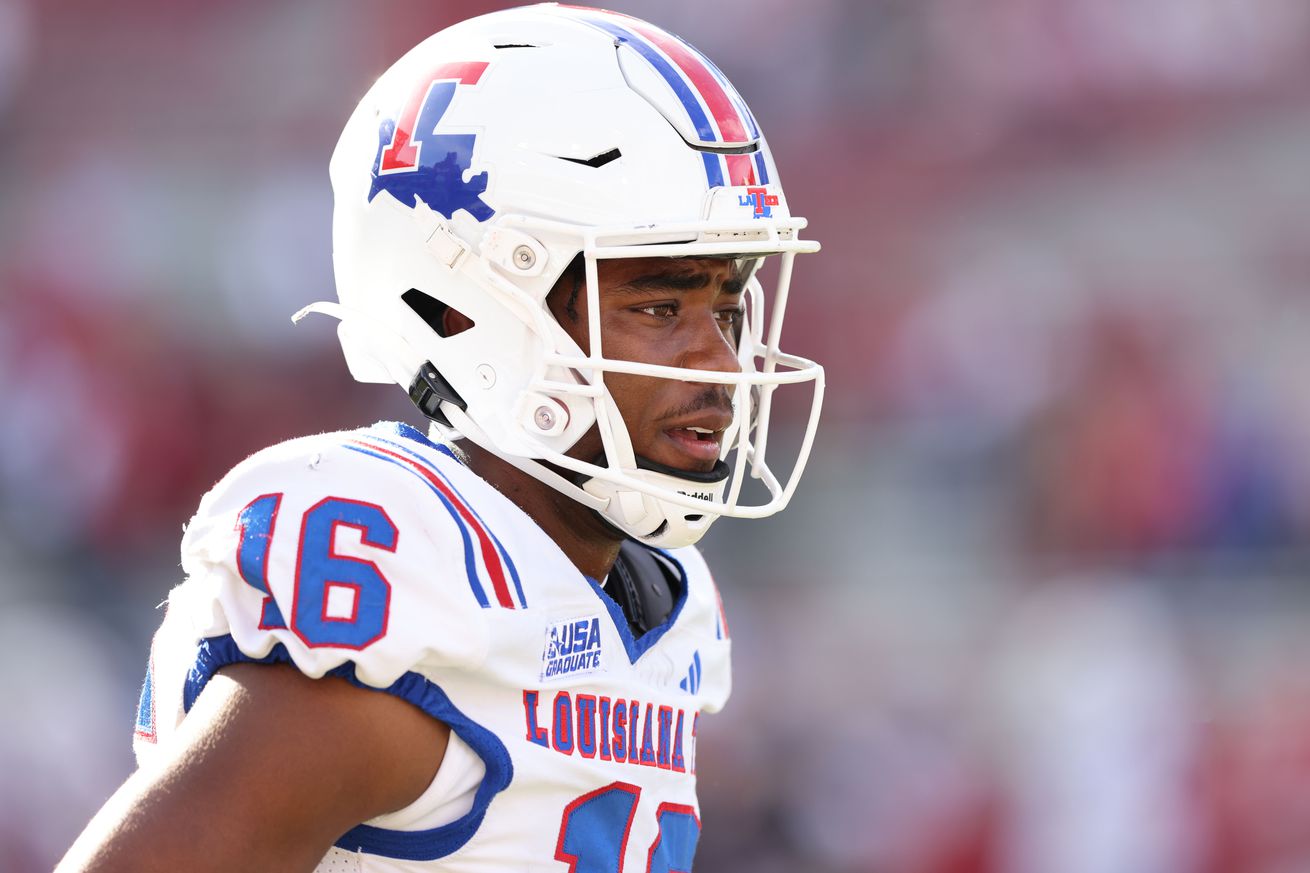 NCAA Football: Louisiana Tech at Arkansas